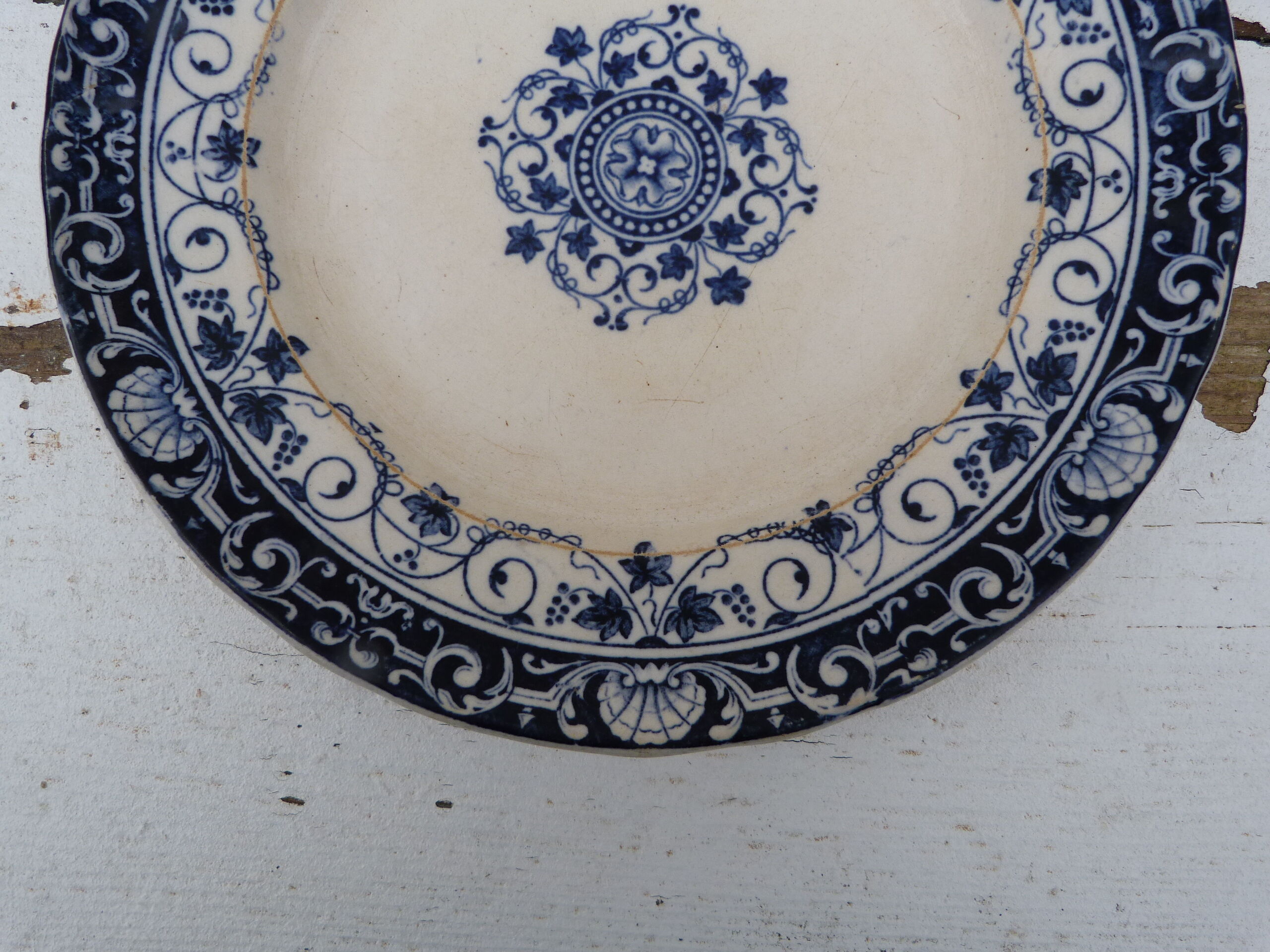 Ancient plate 1900 white and blue ceramic Jules Vieillard Bordeaux