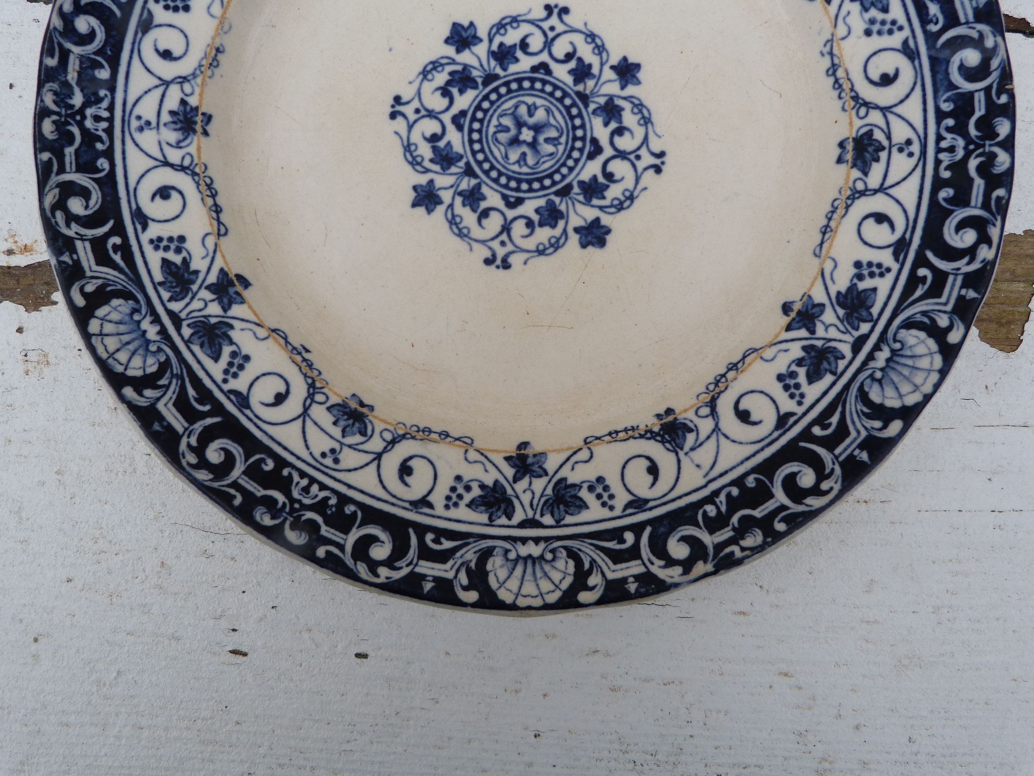 Ancient plate 1900 white and blue ceramic Jules Vieillard Bordeaux