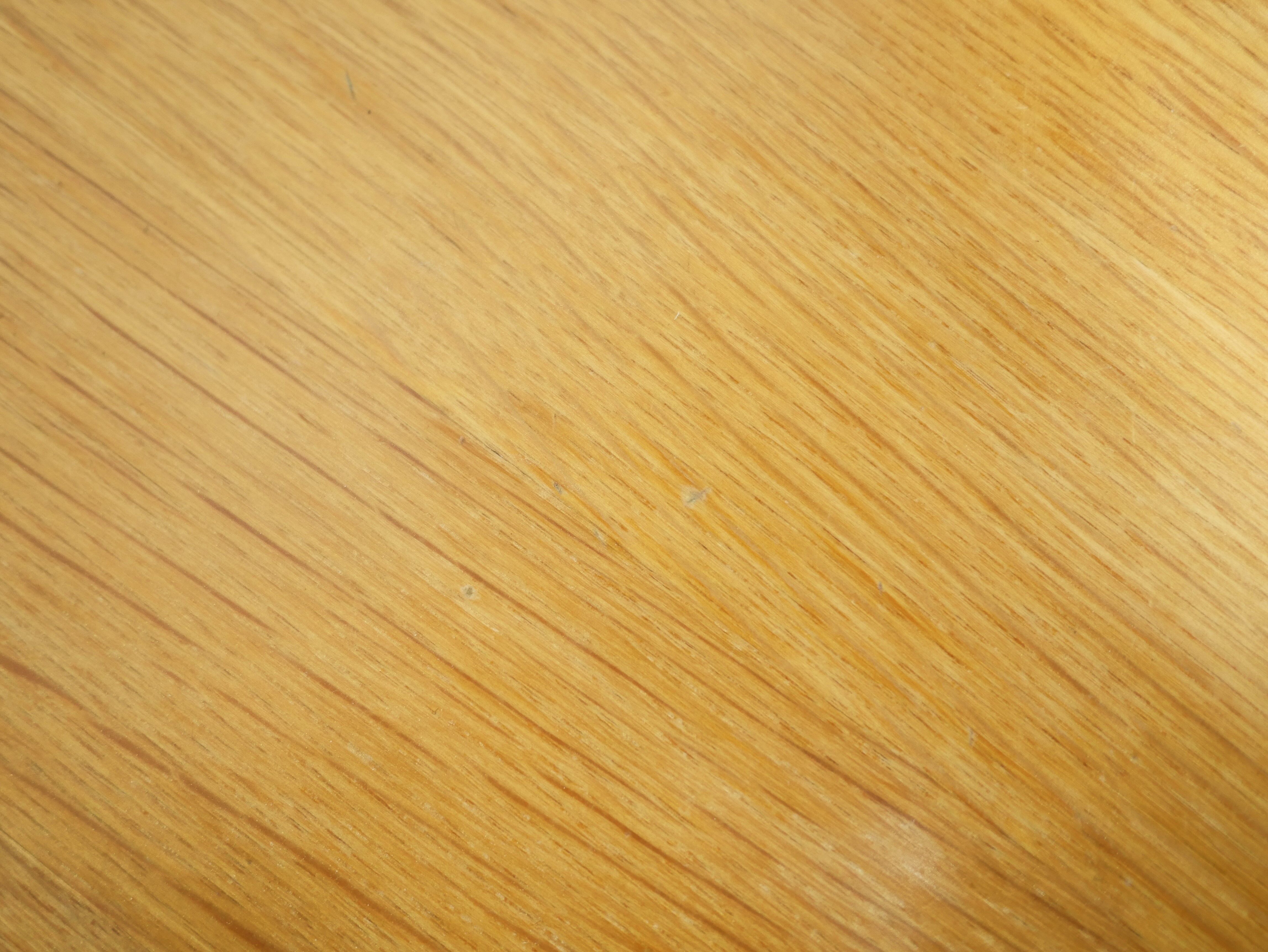 Vintage stretchy dining table