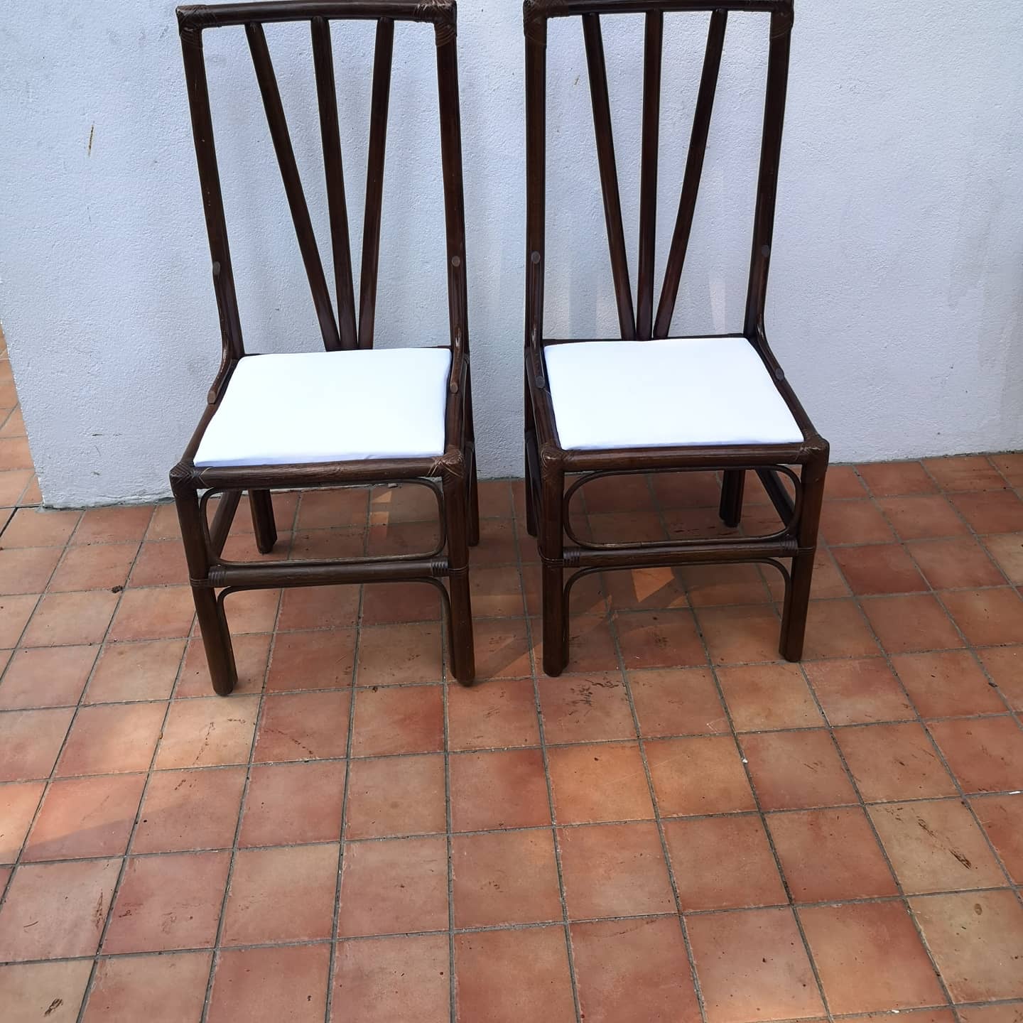 Paire de chaises en canne des Philippines