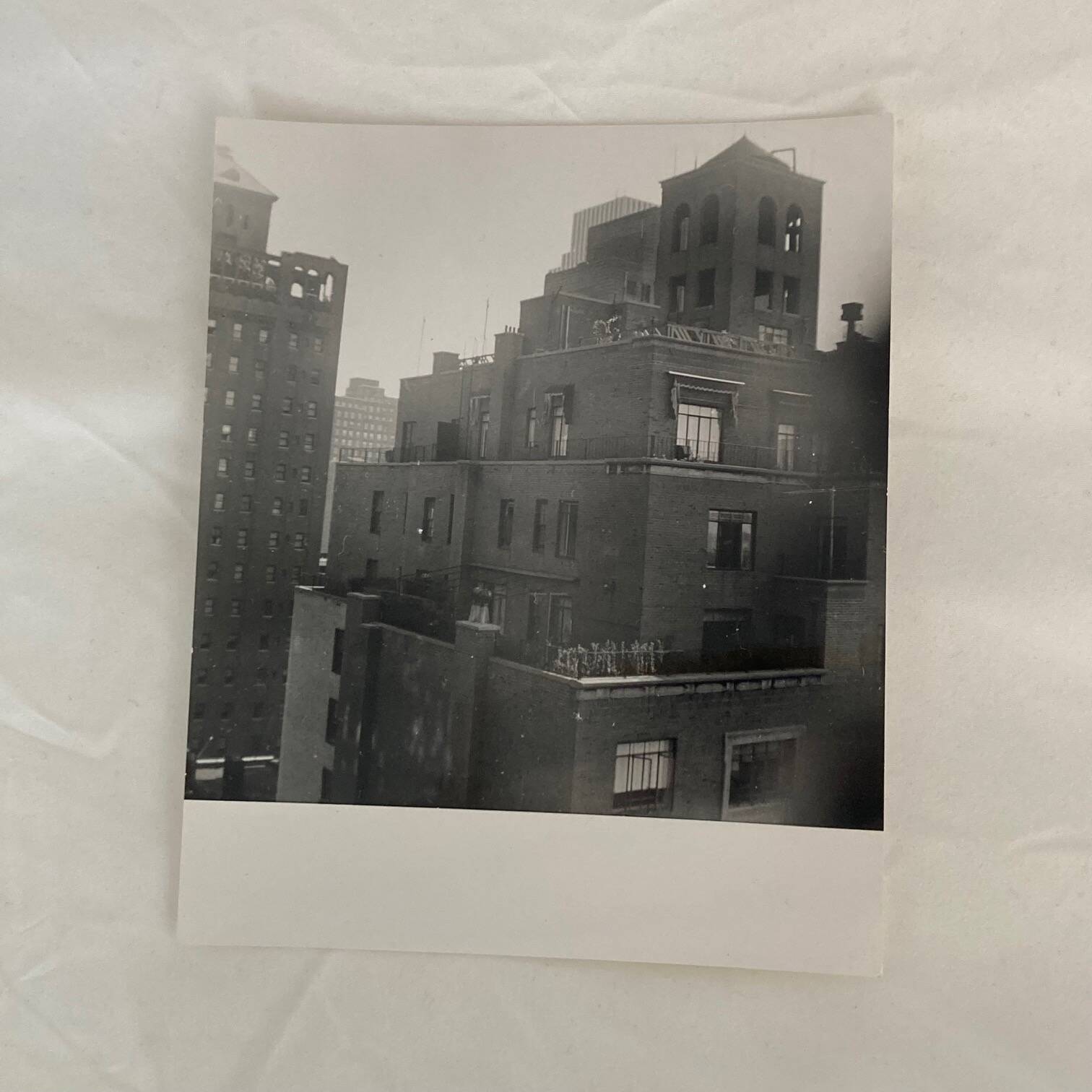 Vintage photo of New York 1950s format 6/6.