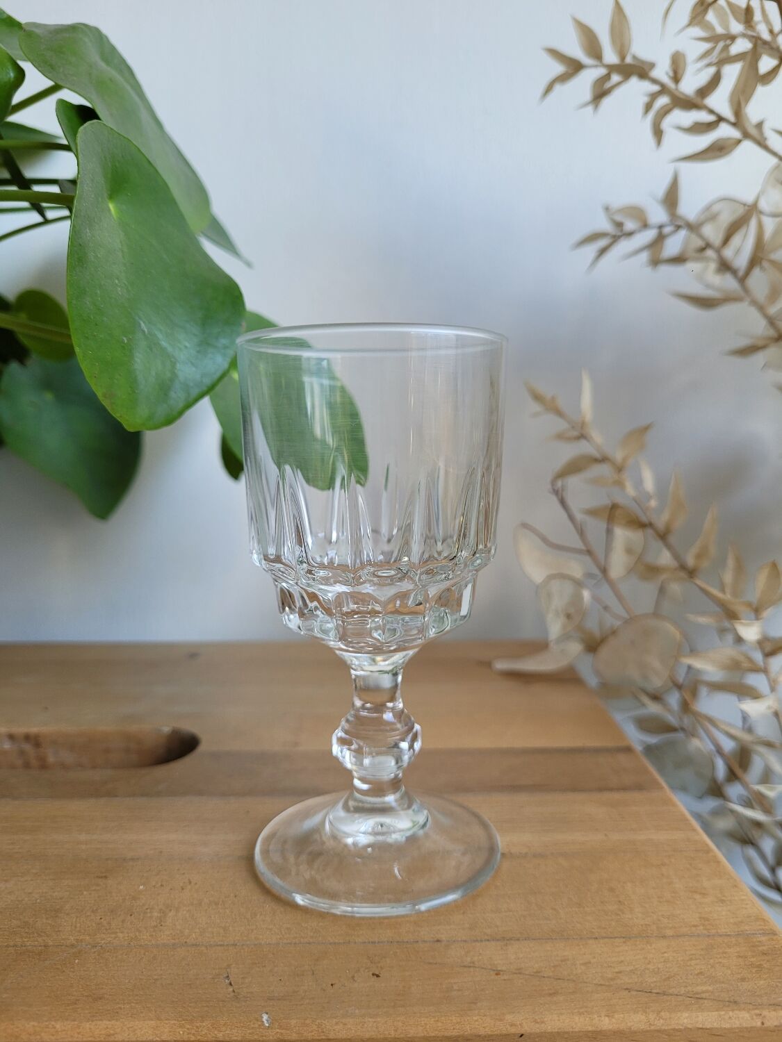 Glass stemmed glass