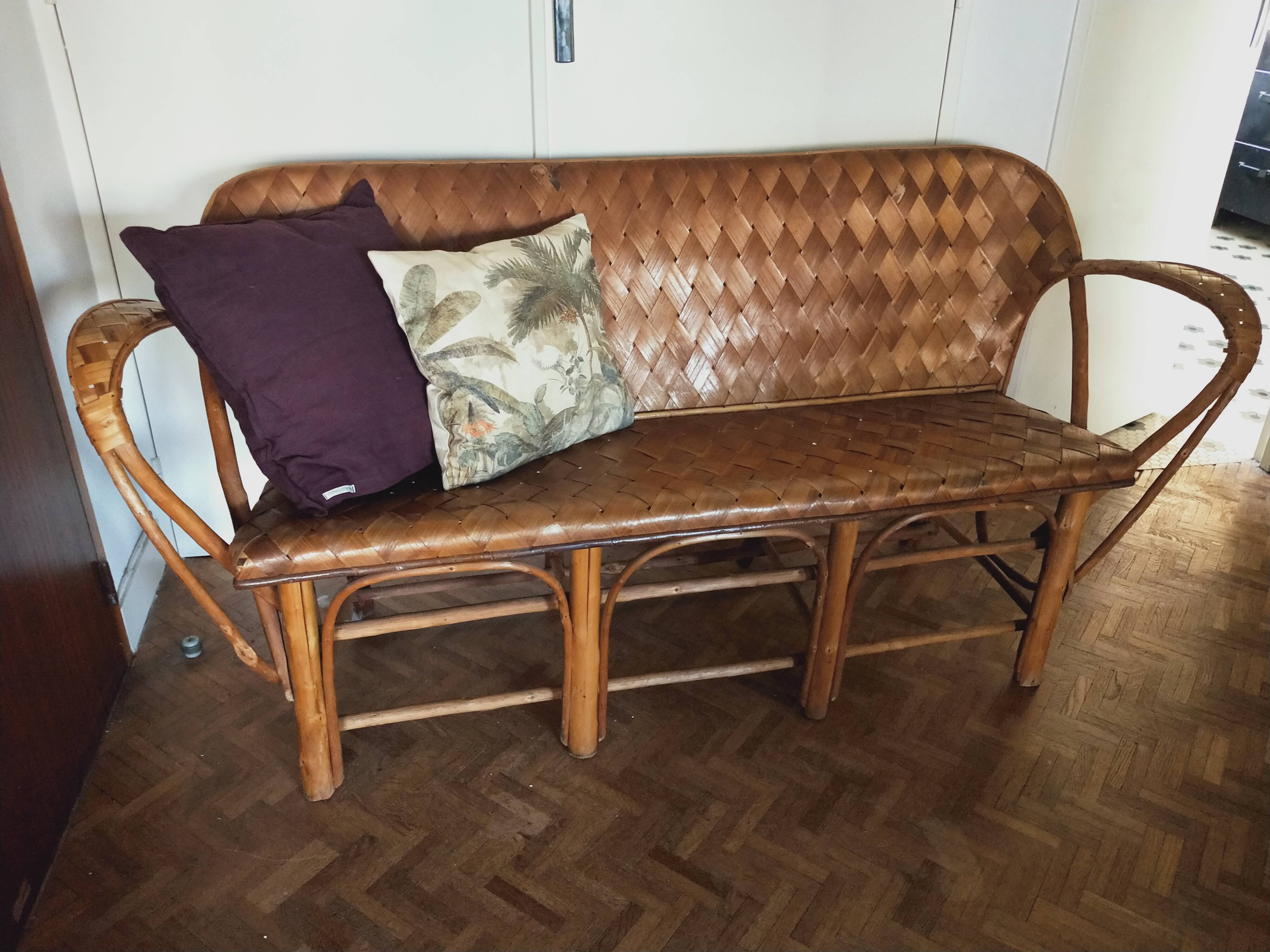 Chestnut striped bench