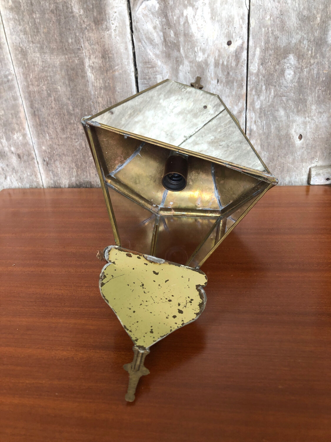 Old brass wall lamp + glass + vintage mirror back