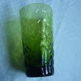 Service a lemonade pitcher and 8 glasses green glass