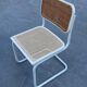 Chaise design Cesca modèle b32 en blanc