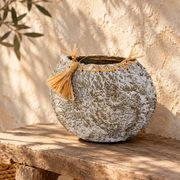 Vase sculptural effet pierre. Wabi-sabi. Bohème
