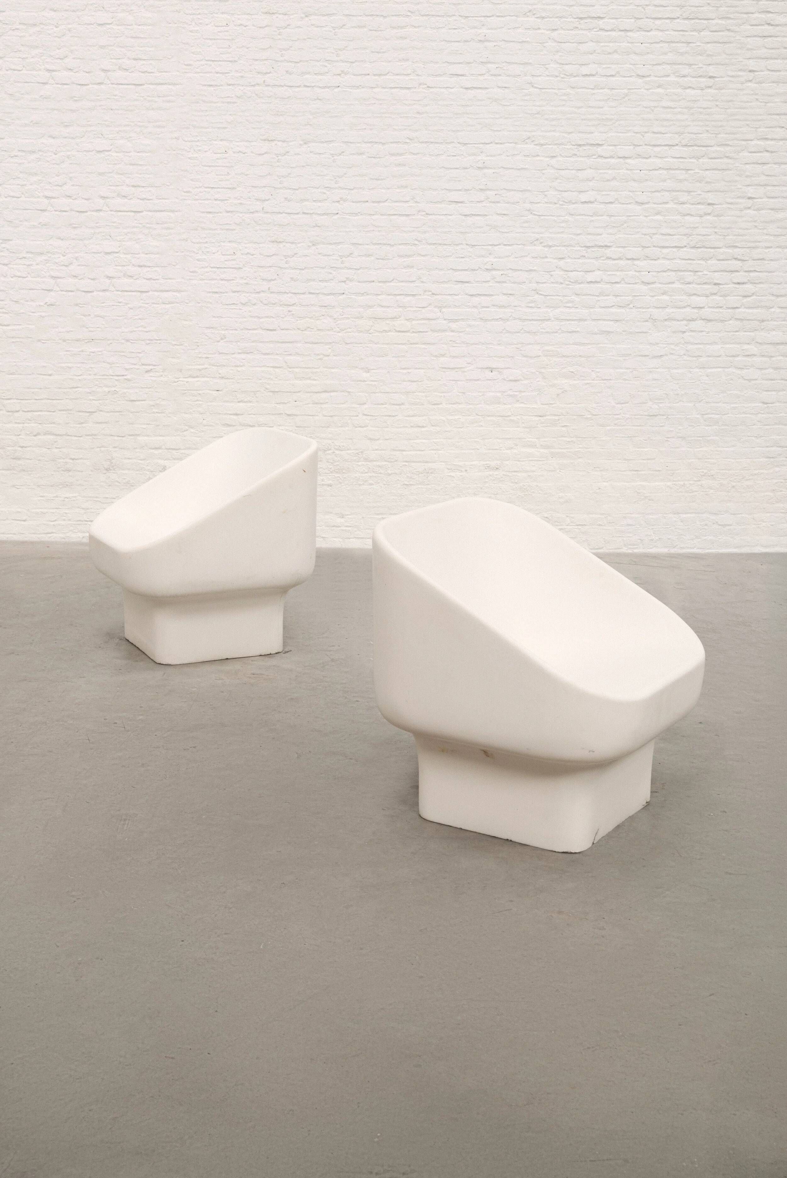 Pair of Douglas Deeds fiberglass Garden lounge chairs for Sintoform, USA