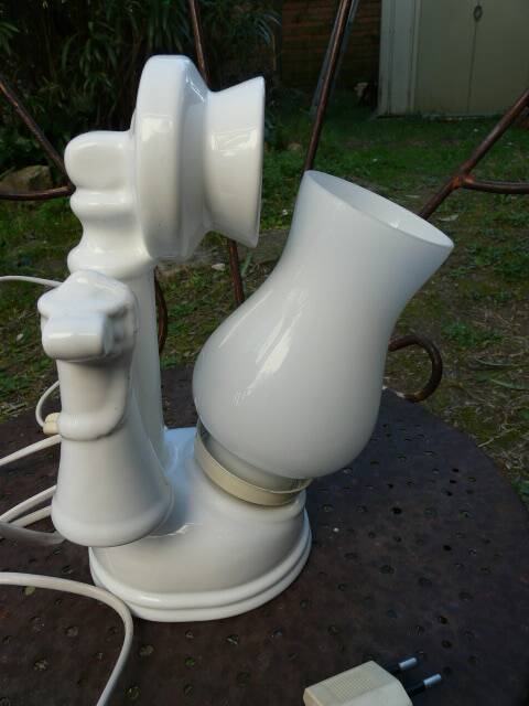 "Telephone" lamp in white ceramic and opaline from the 1970s.