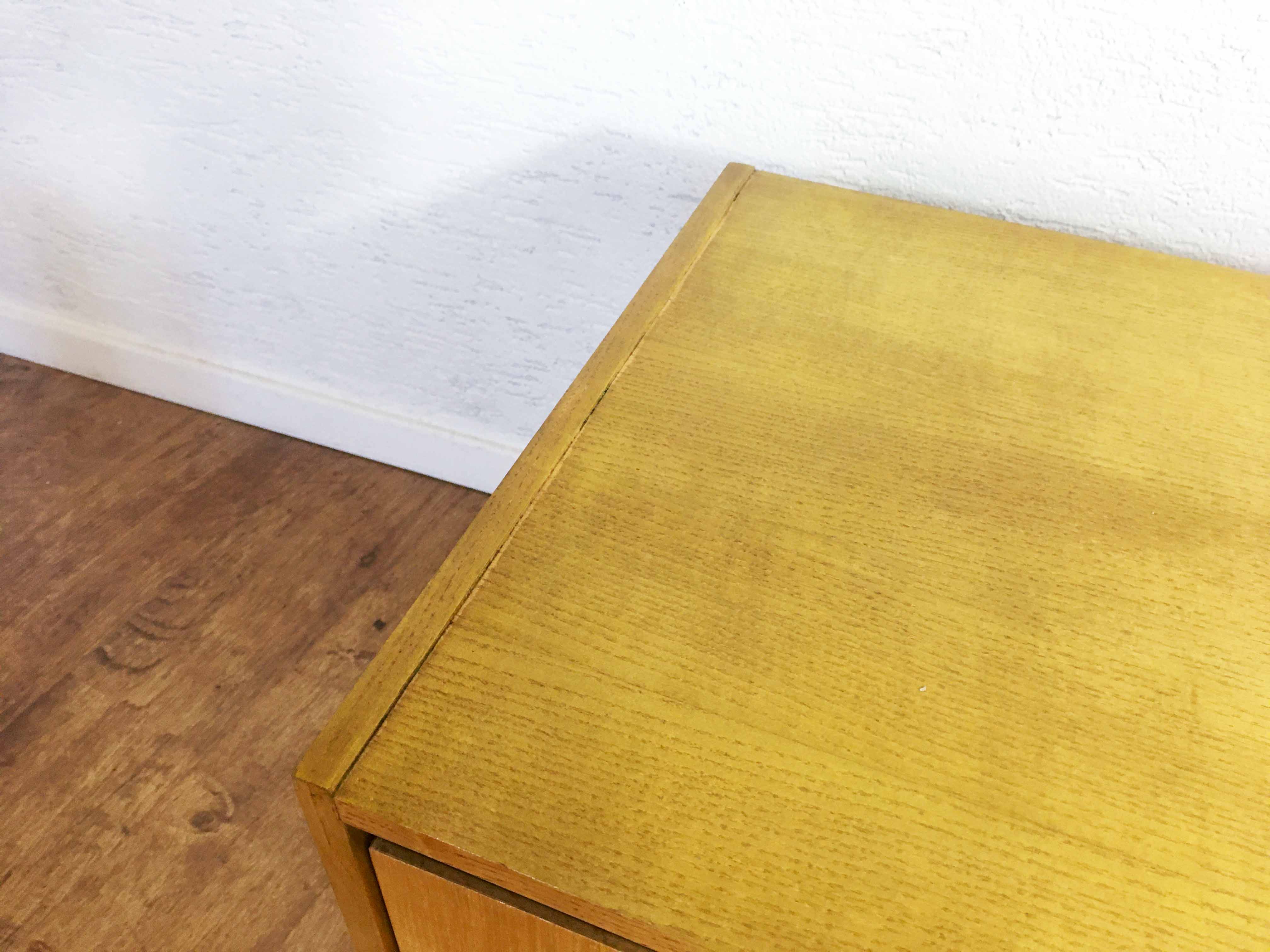 Meuble de rangement bas années 60