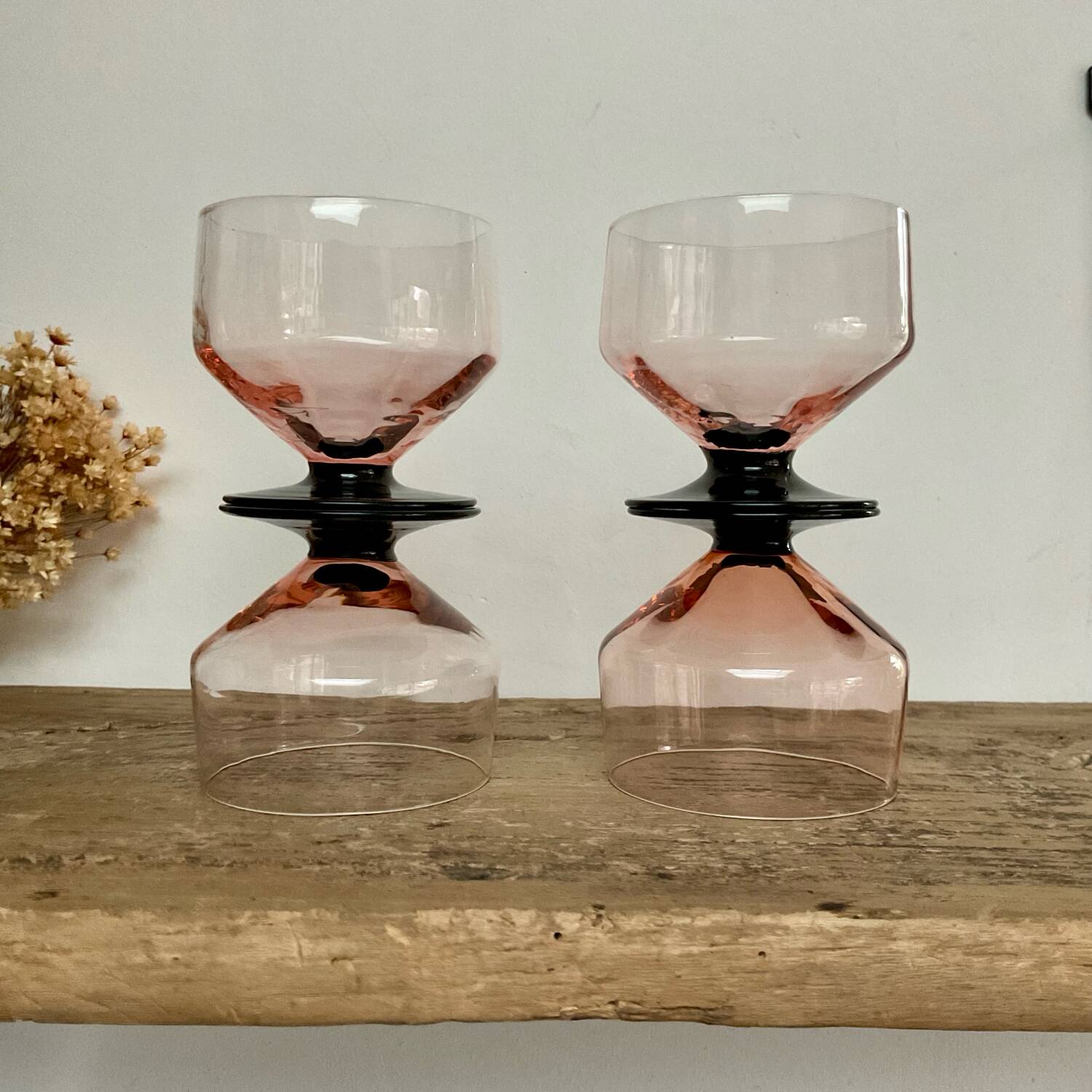 6 pink bowls with black stems