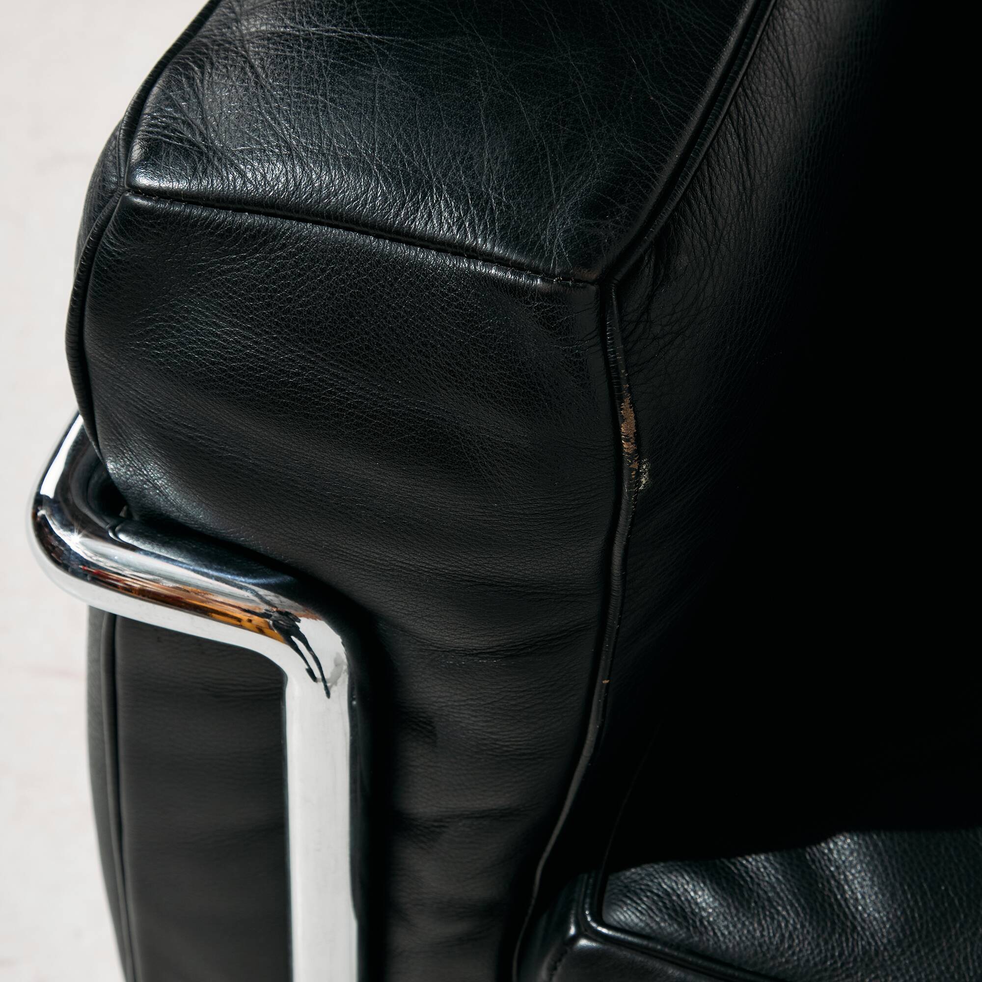 LC2 sofa by Le Corbusier, Pierre Jeanneret and Charlotte Perriand for Cassina