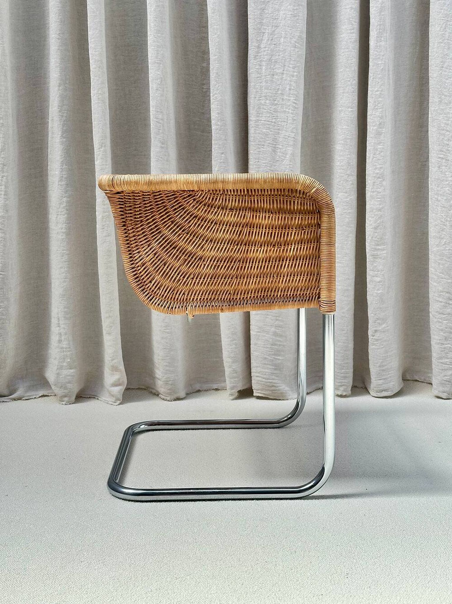 Set of 4 cantilever wicker chairs, attributed to Harvey Probber, USA, 1970s.