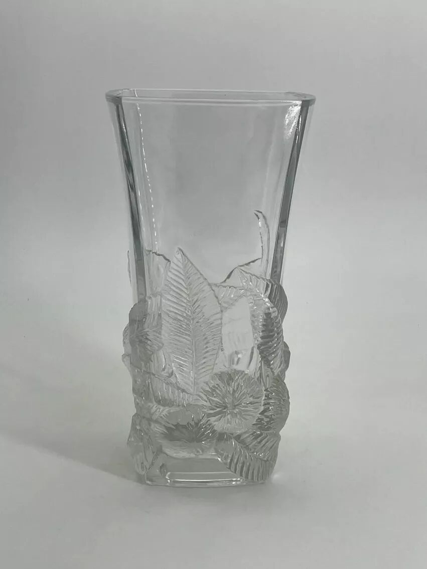 Vase vintage en verre taillé