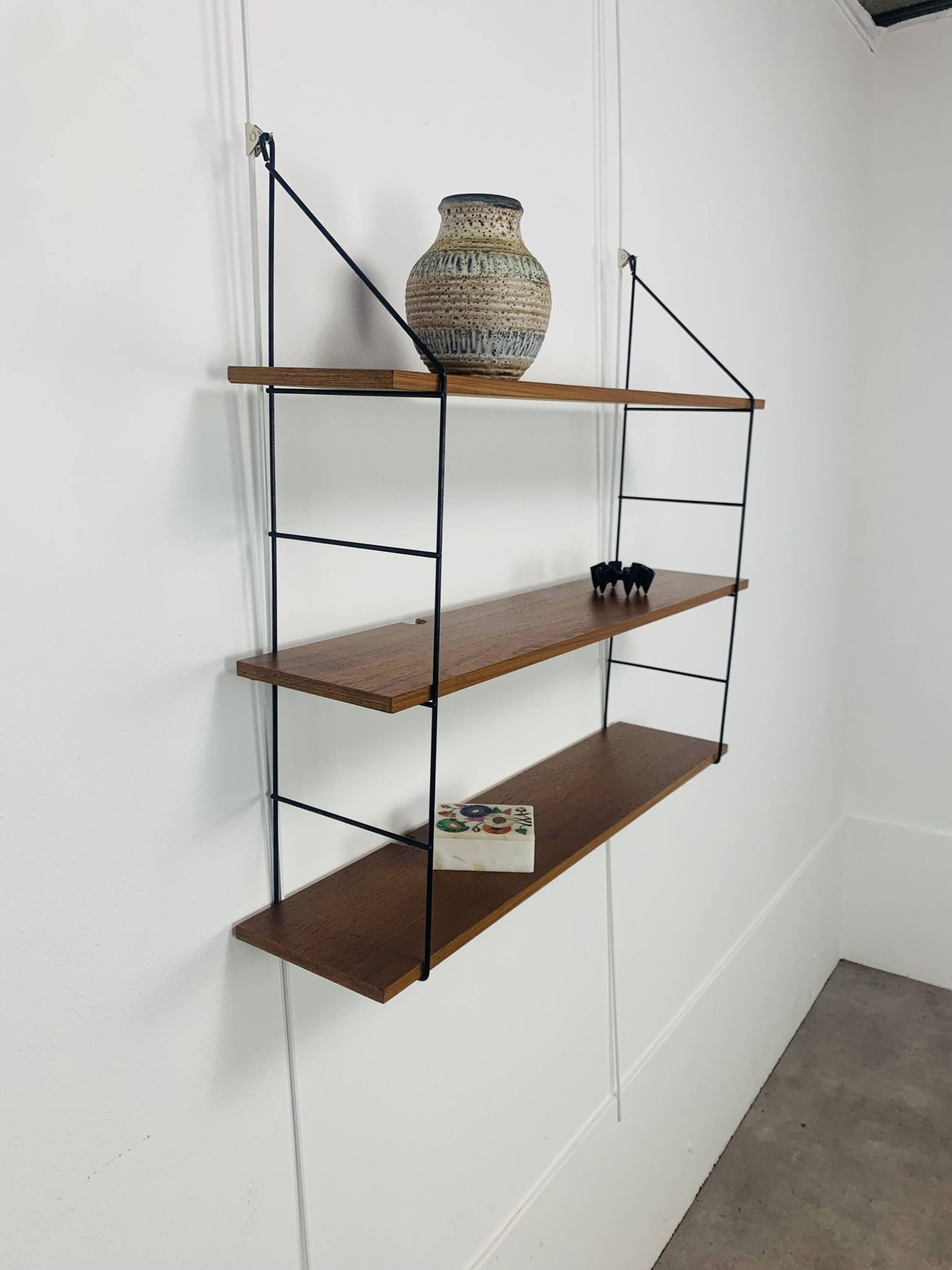String shelf, teak and metal, 1960s