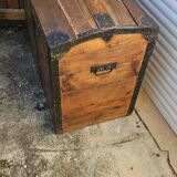 Malle en bois ancien