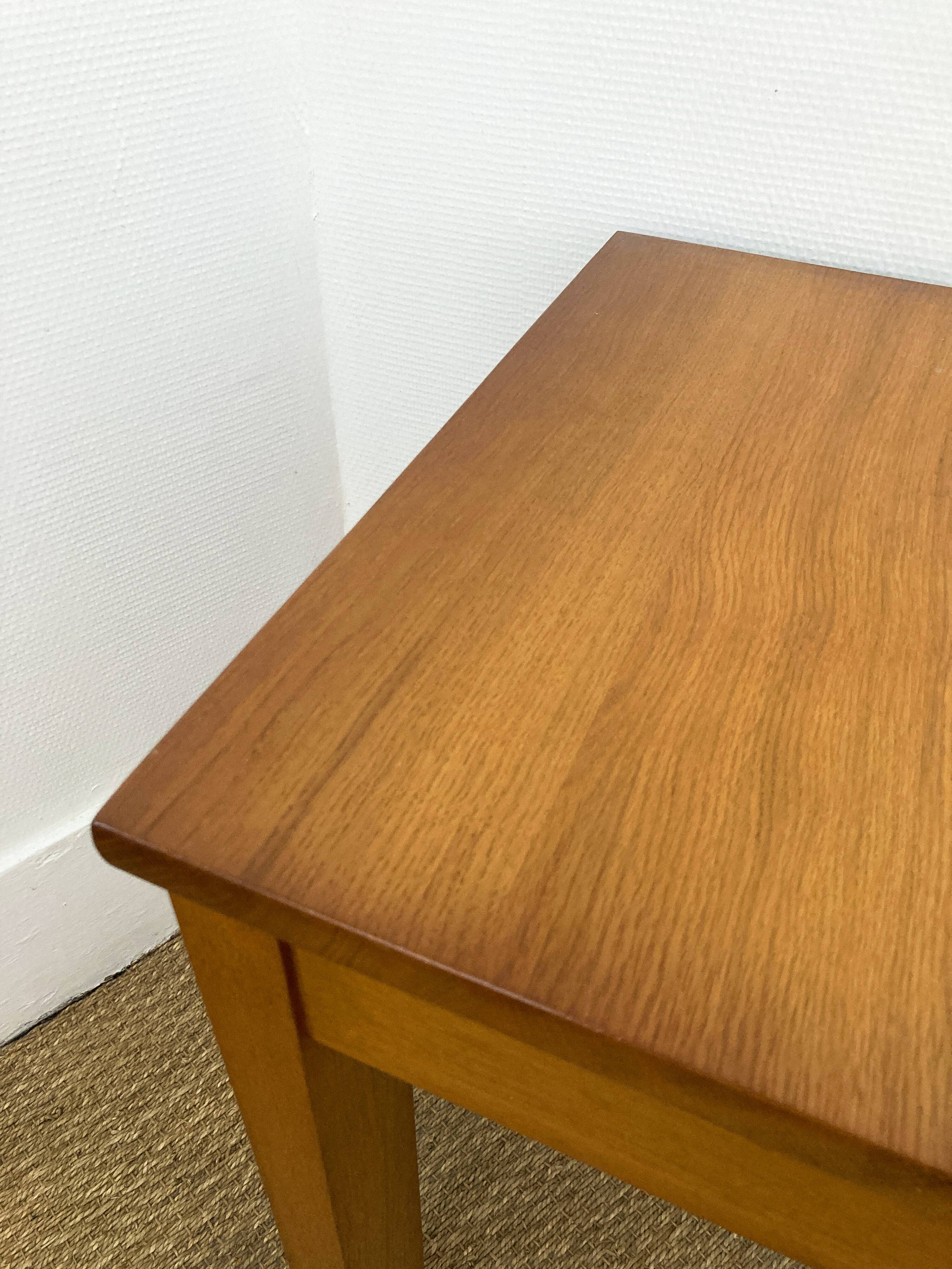 Petite table carrée en chêne massif, 50 × 50 cm