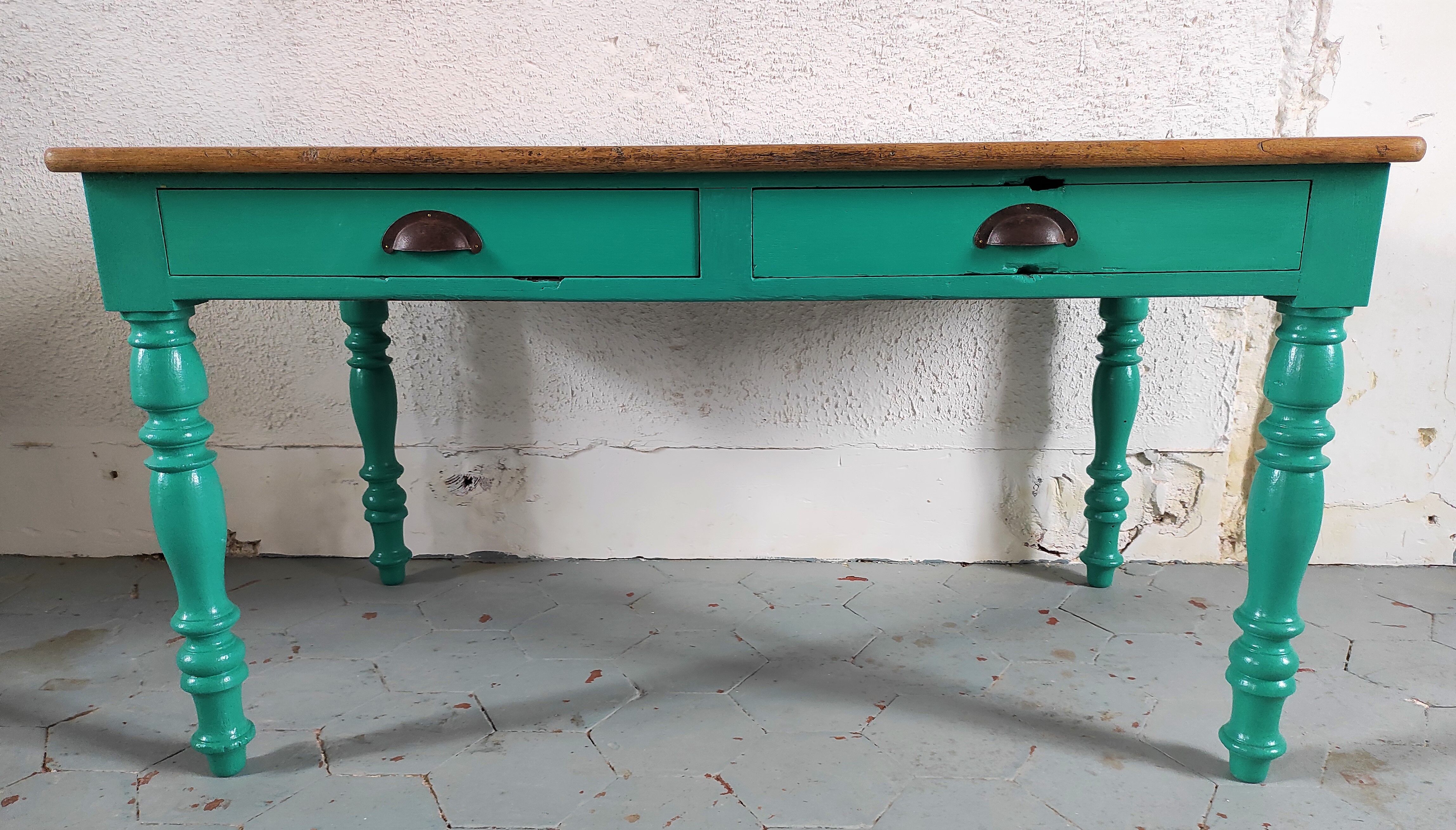 Farm table