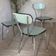Chaises et tabouret Formica vert amande