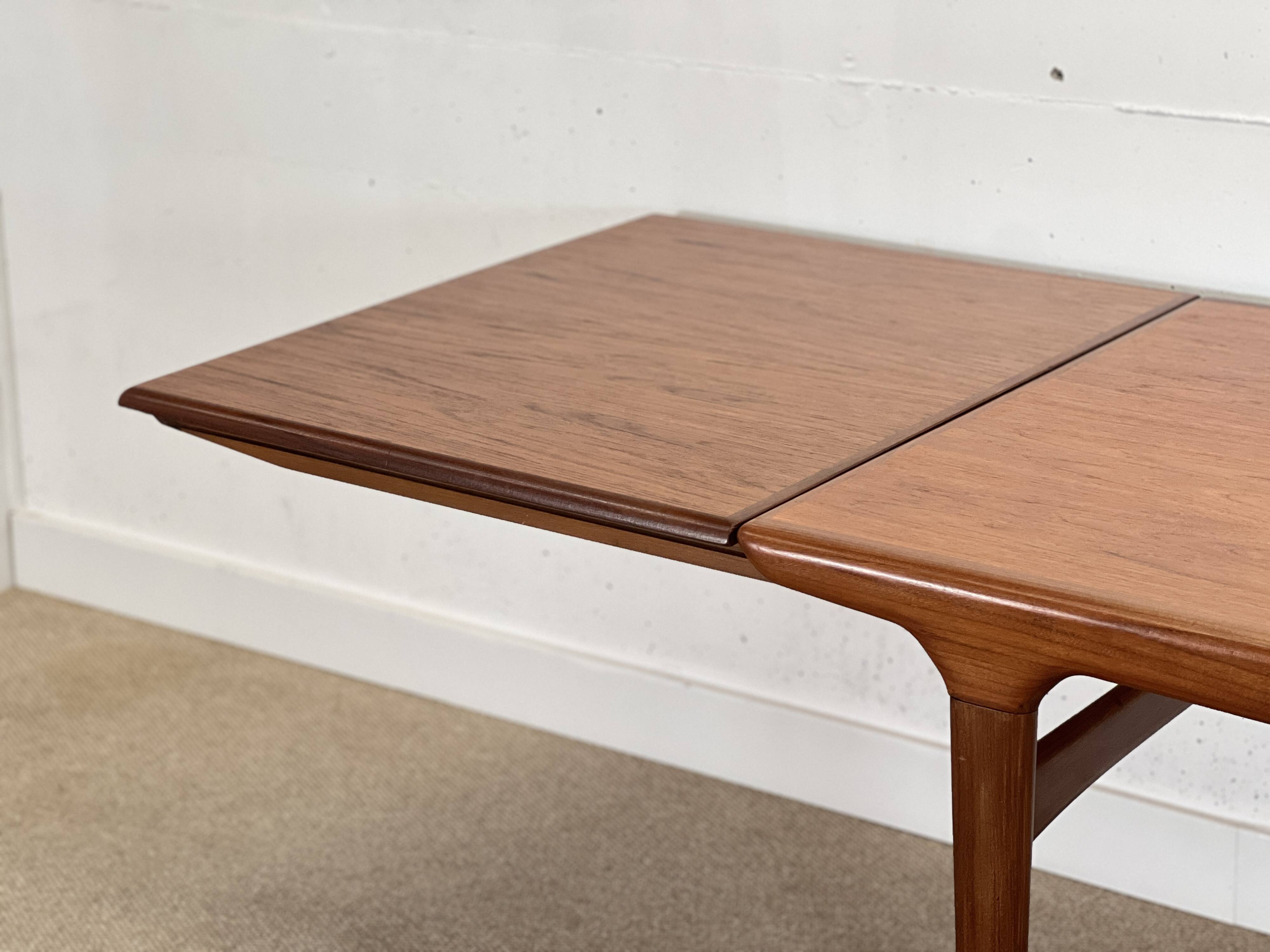 Table à manger de Johannes Andersen pour Uldum Møblefabrik