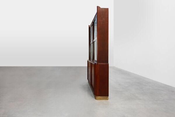 Grand cabinet de pharmacie Art Déco attribué à De Coene, Belgique vers 1920.