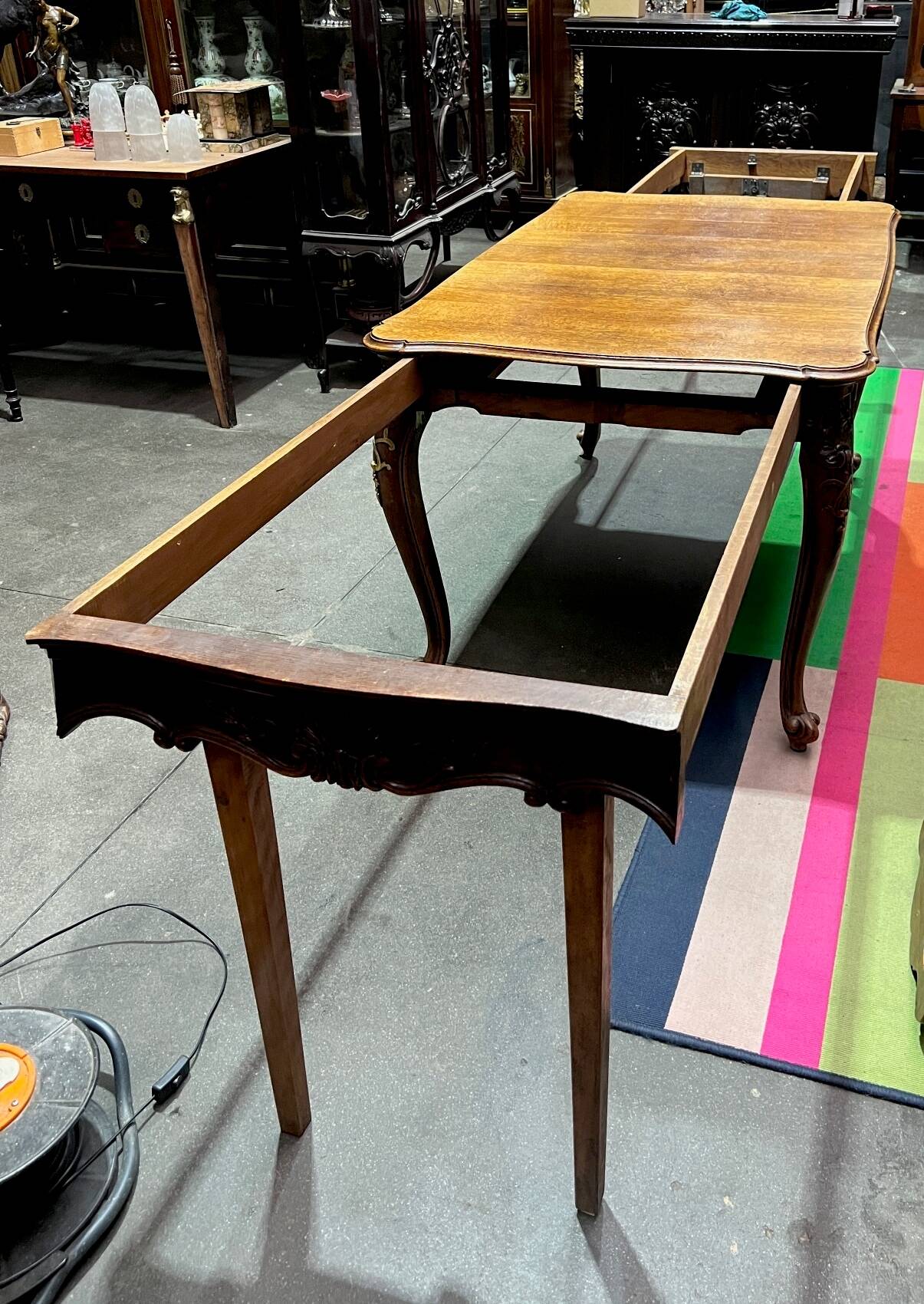 Antique English table. Solid oak.