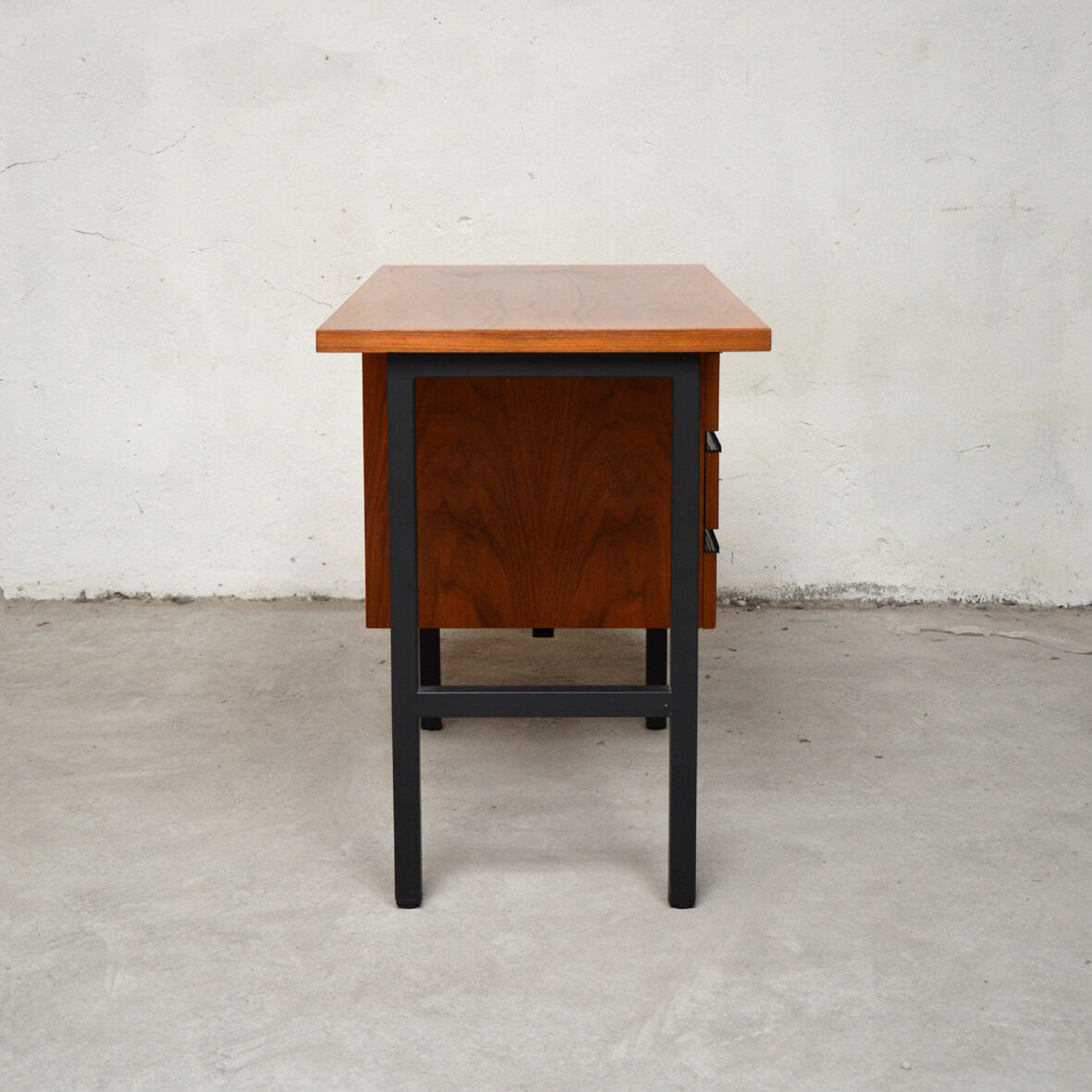 Desk wood and metal, 1970