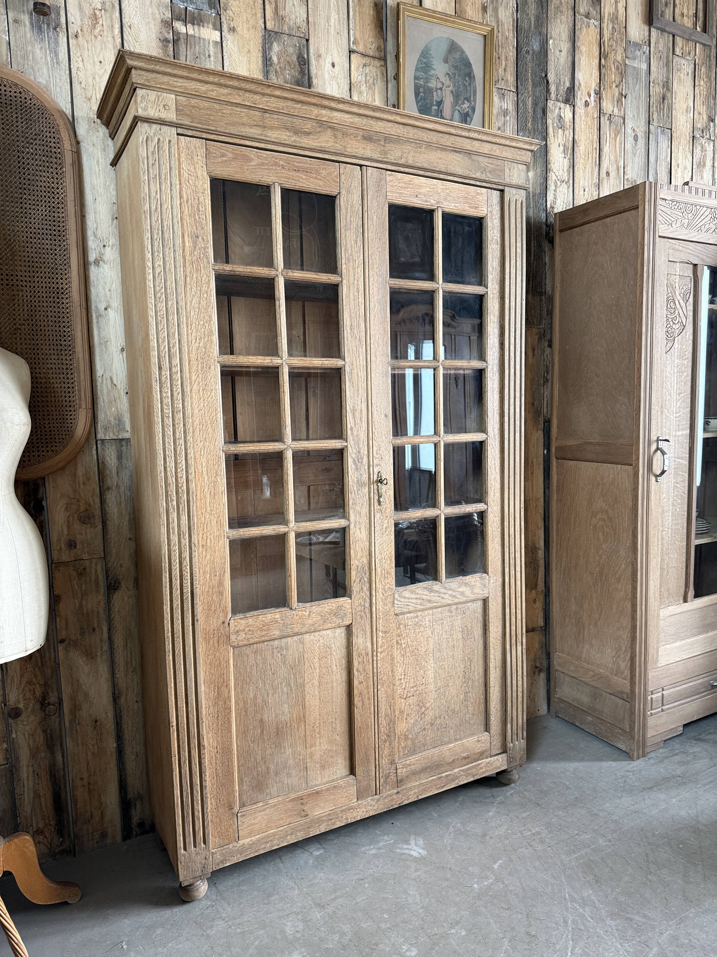 Antique oak display cabinet (renovated)