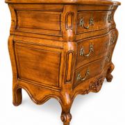 Commode tombeau galbée Louis XV