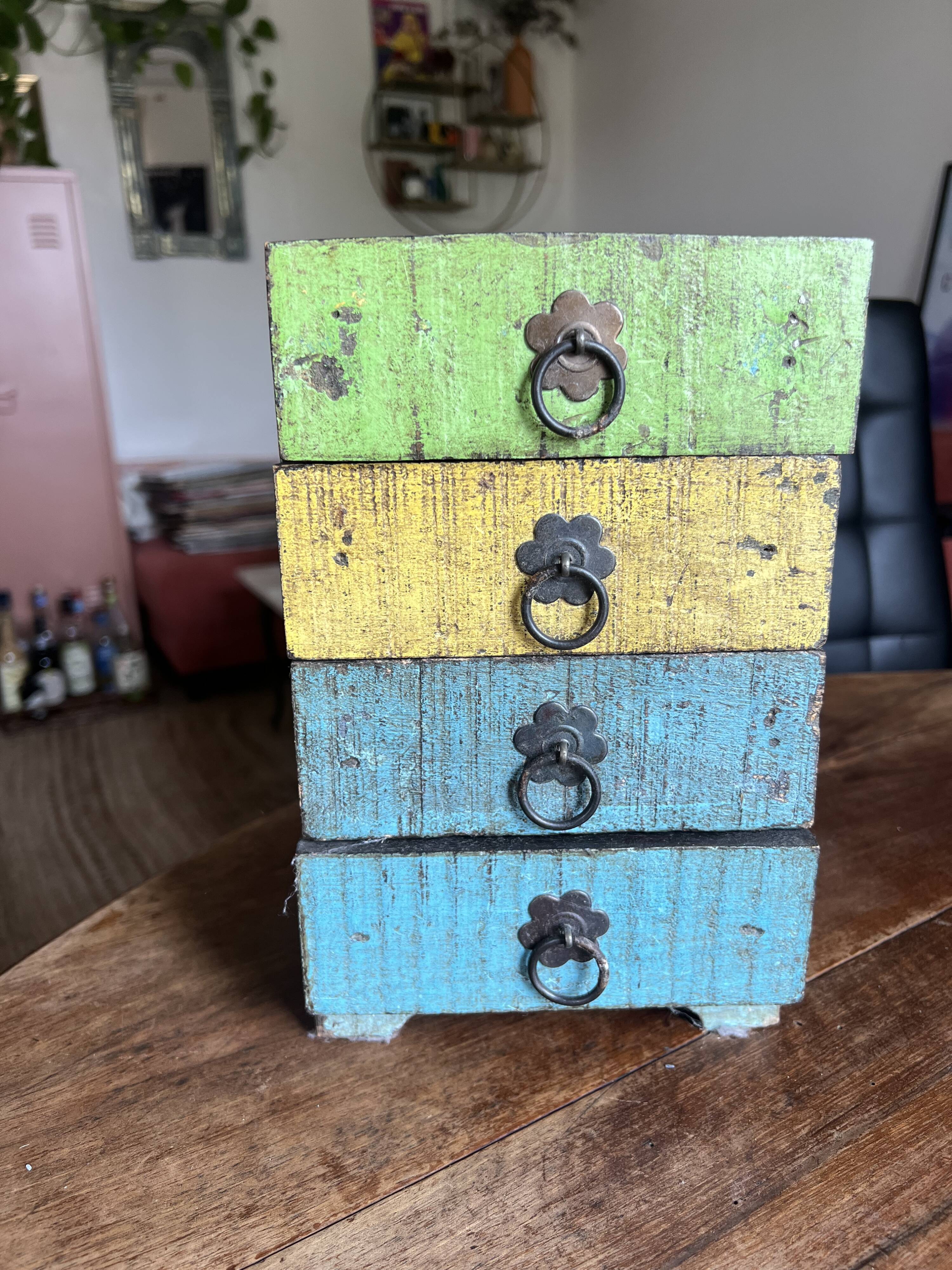 Small Moroccan-style wardrobe/drawers