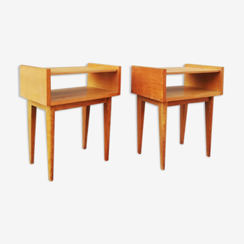 Paire de tables de chevet modernistes années 50