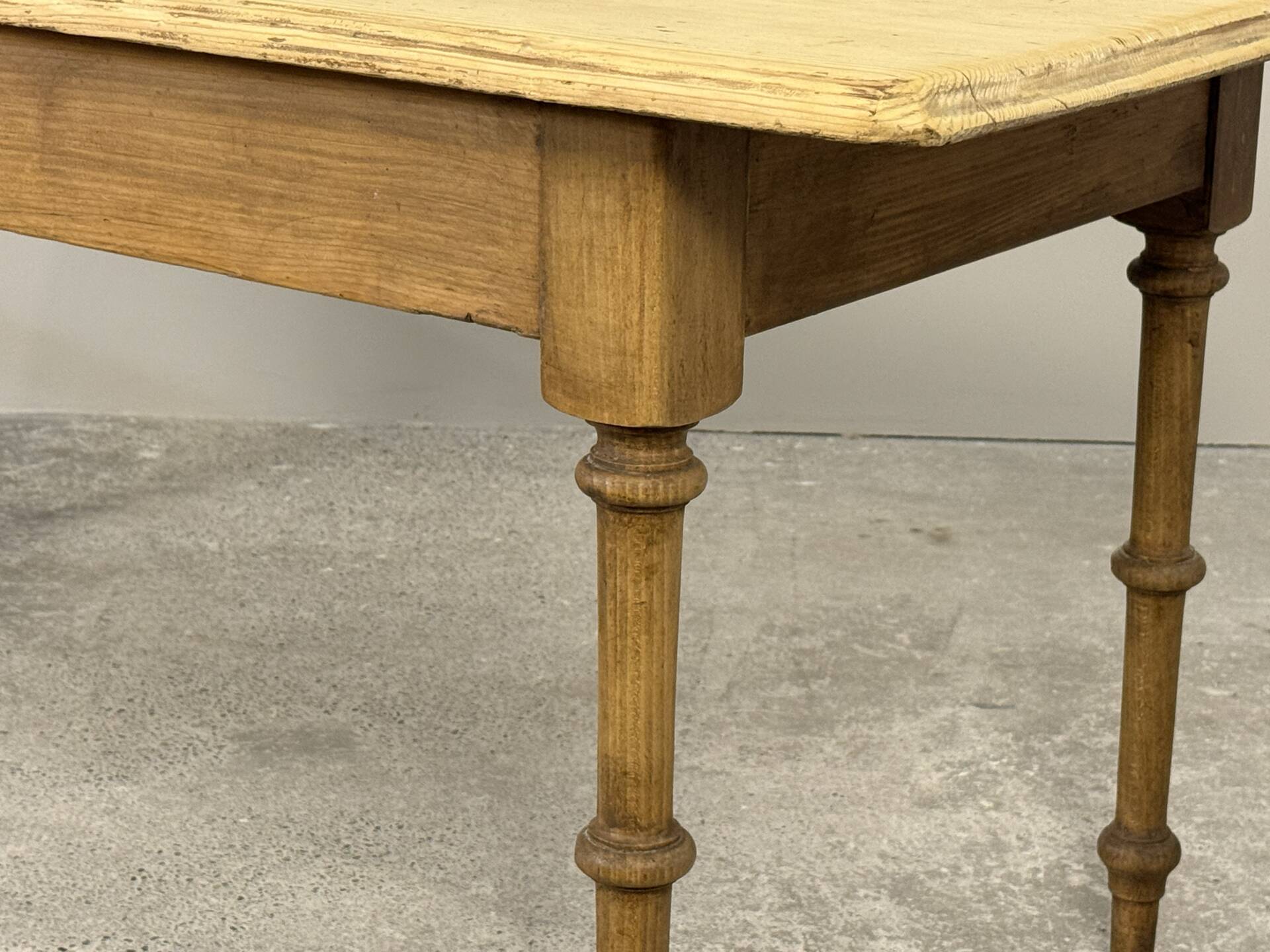 Old farmhouse table in fir, bistro style – 180 cm