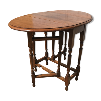 Gateleg oak table