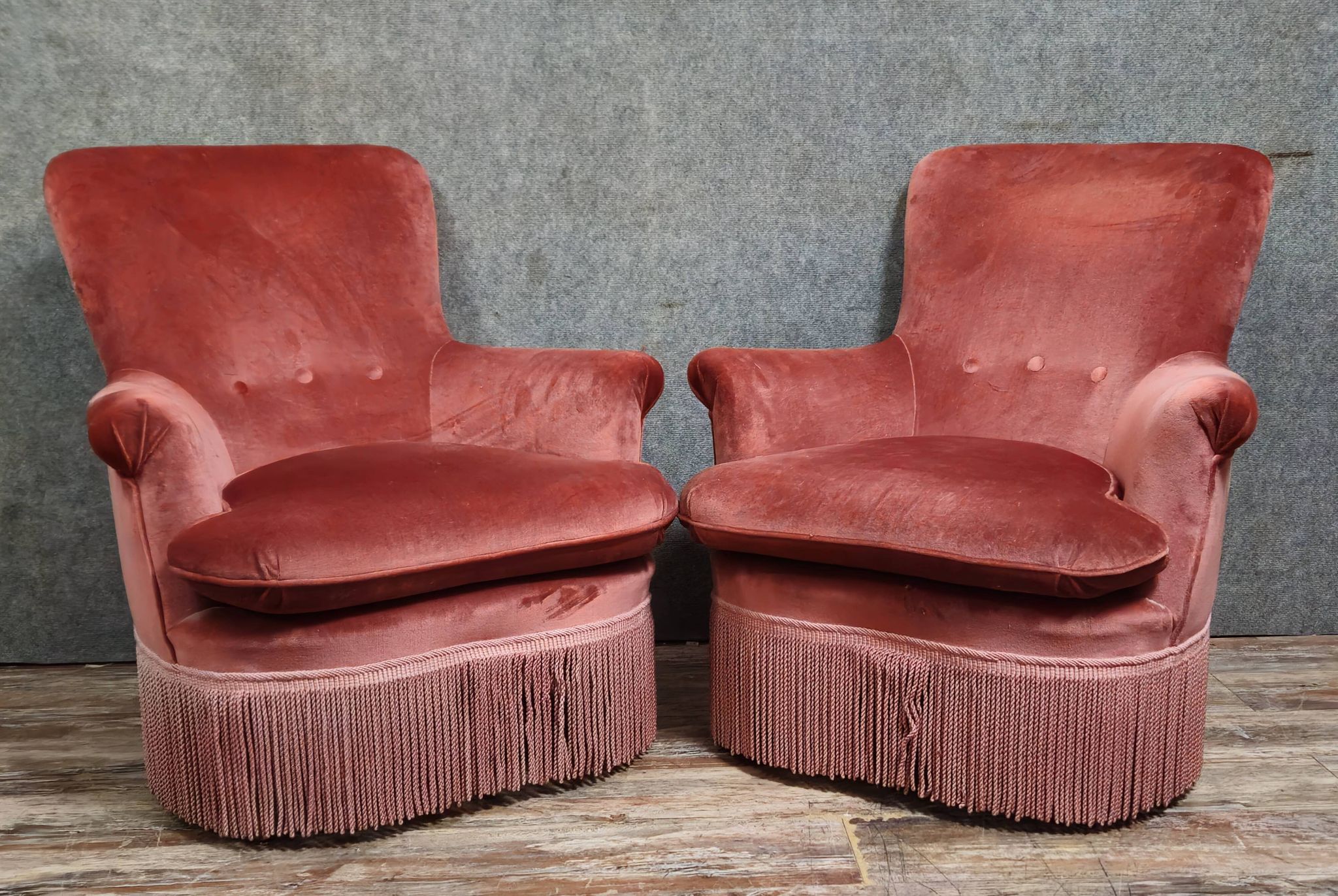 Paire de fauteuils crapauds en velours rose – époque Napoléon III