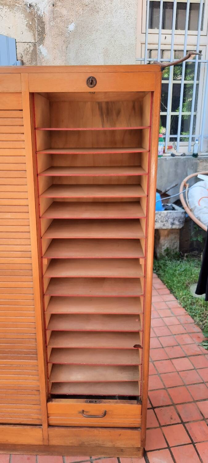 Double curtain filing cabinet
