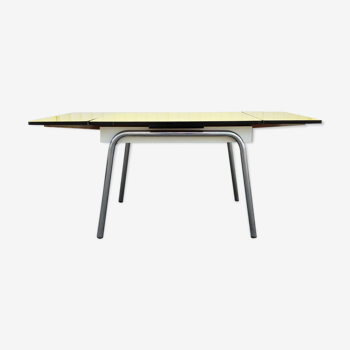 Table formica jaune