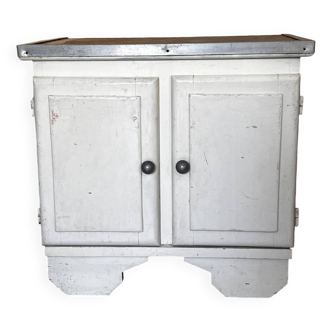 Small 50s buffet