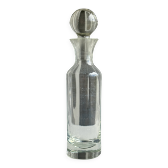 Small ribbed glass carafe, large round cap