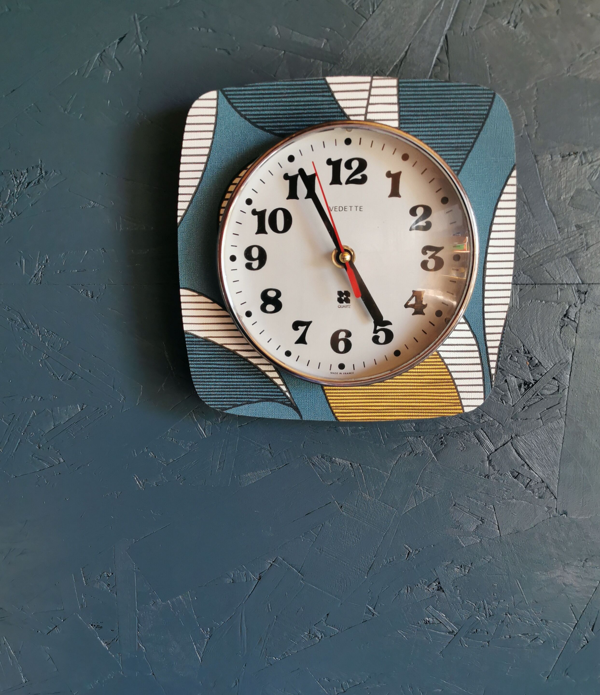 Clock wall clock formica silent square "Star blue white ochre"