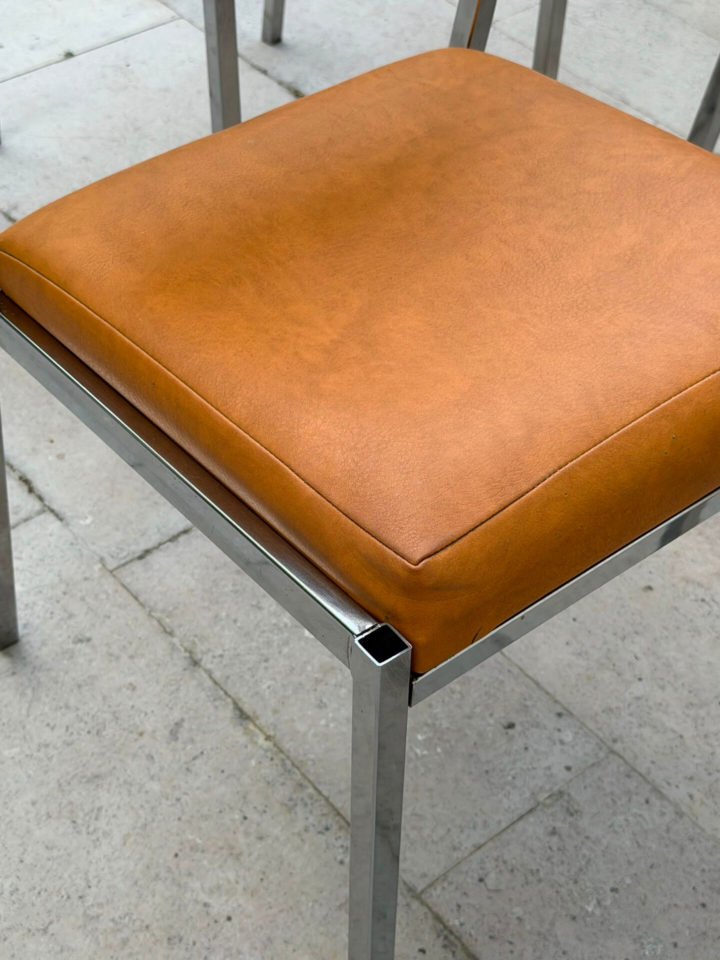 Lot 4 chaises vintage