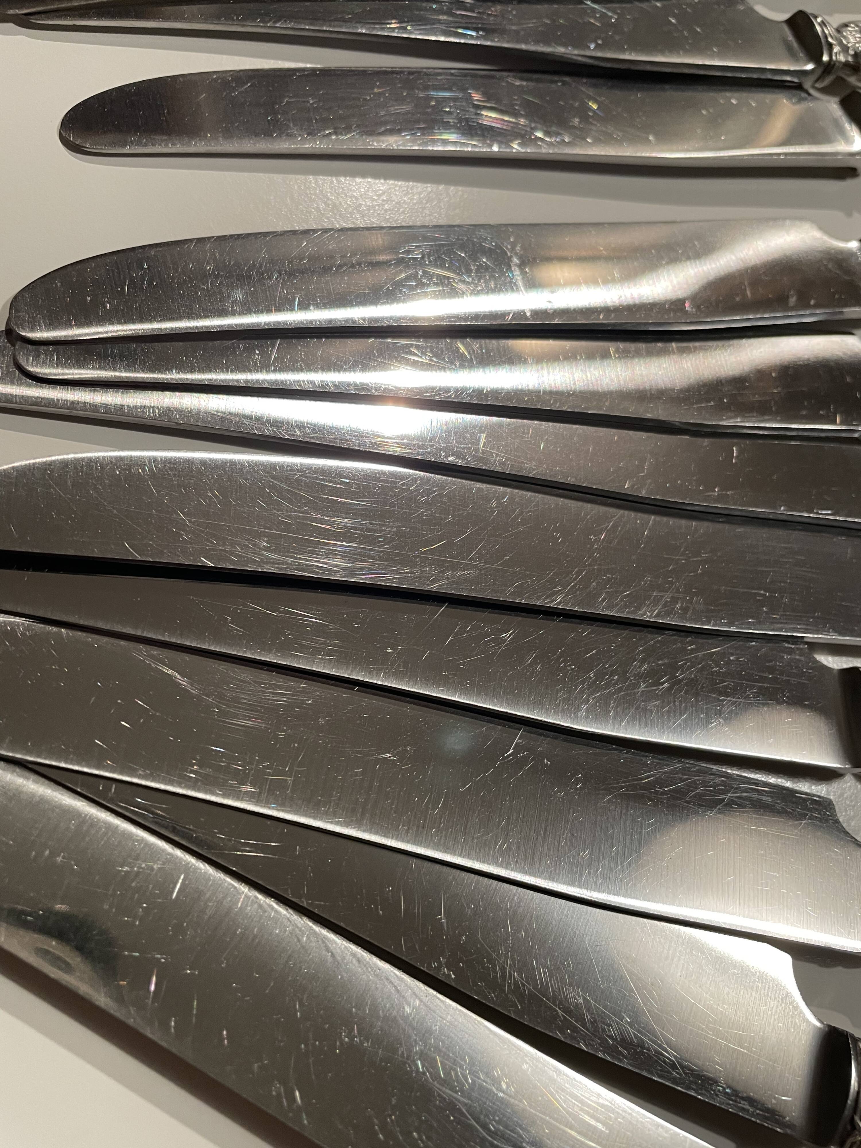 Bakelite handle knives from the 1950s