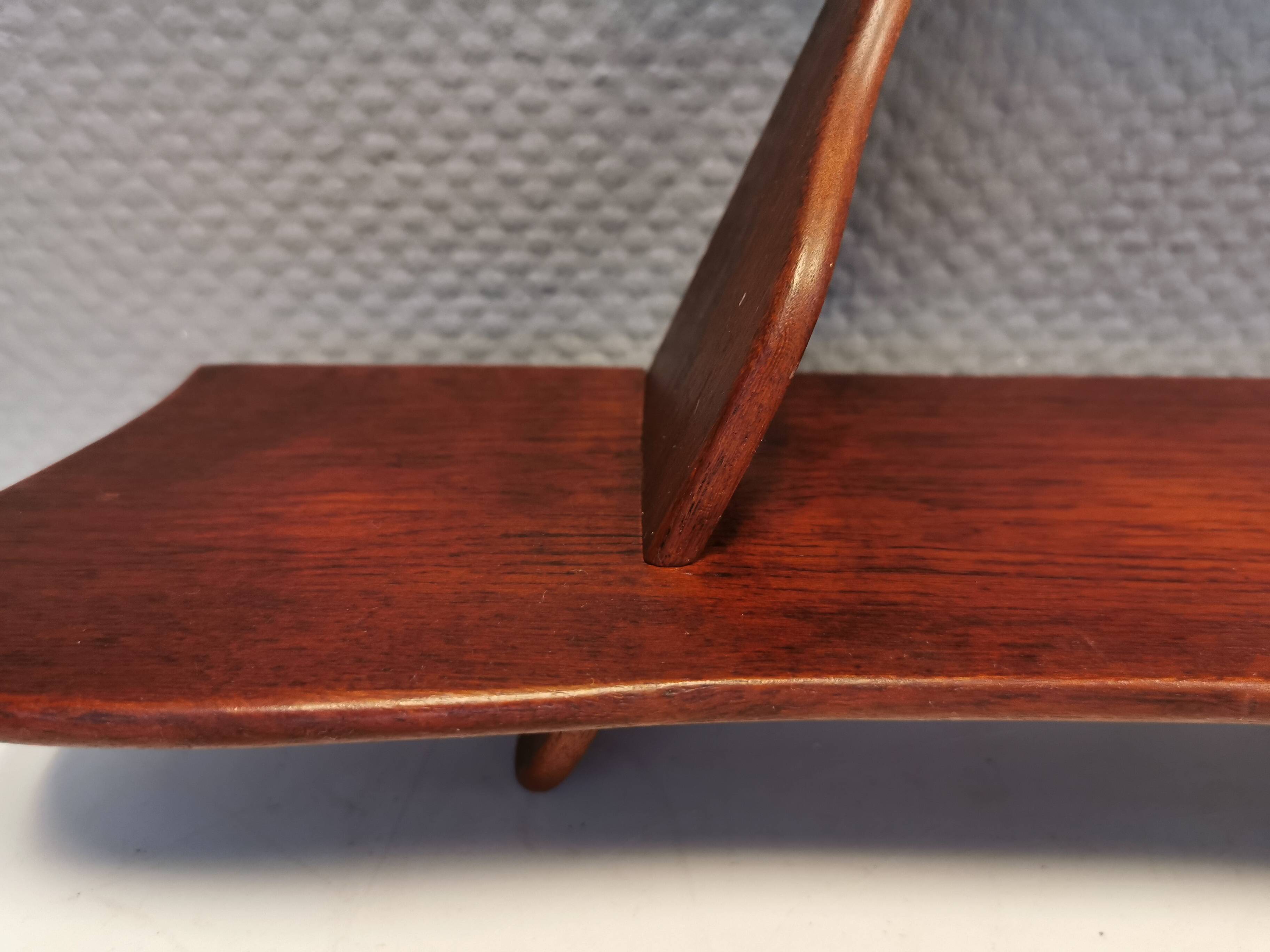 Beautiful shelf in solid teak wood designed/produced by Peder Moss 1950-1960s Denmark.