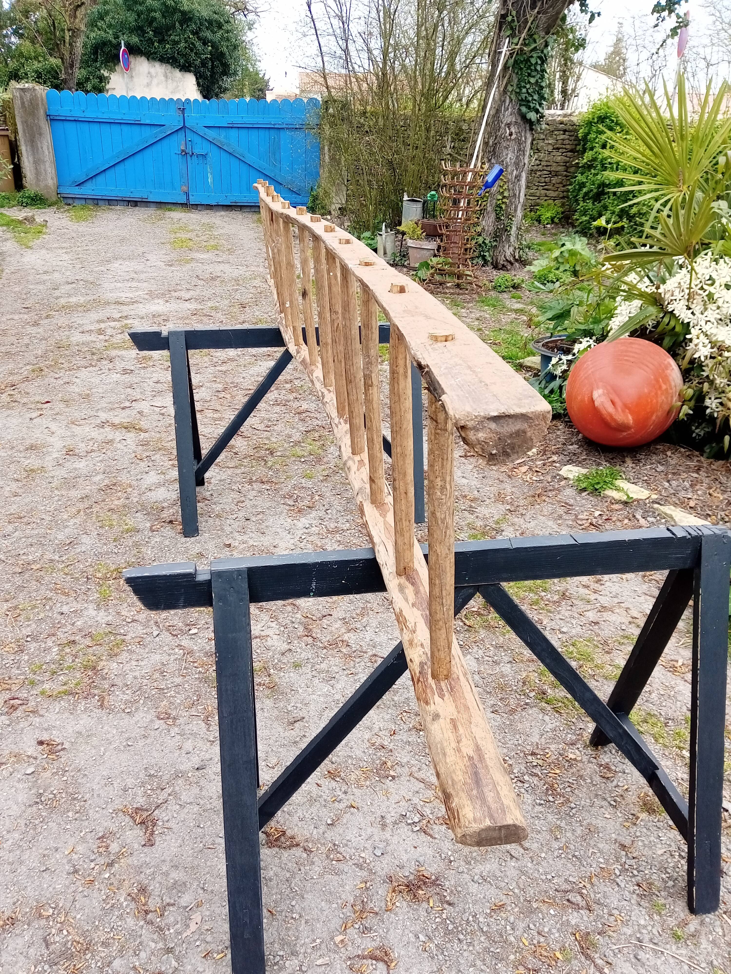 Old wood scale 3.2 m