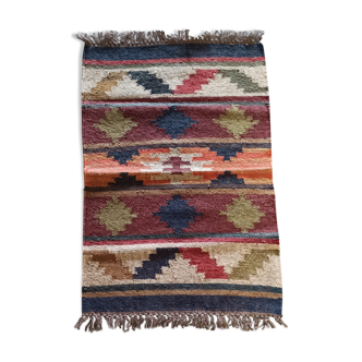 Tapis kilim en toile de jute et coton. 60cm x 100cm