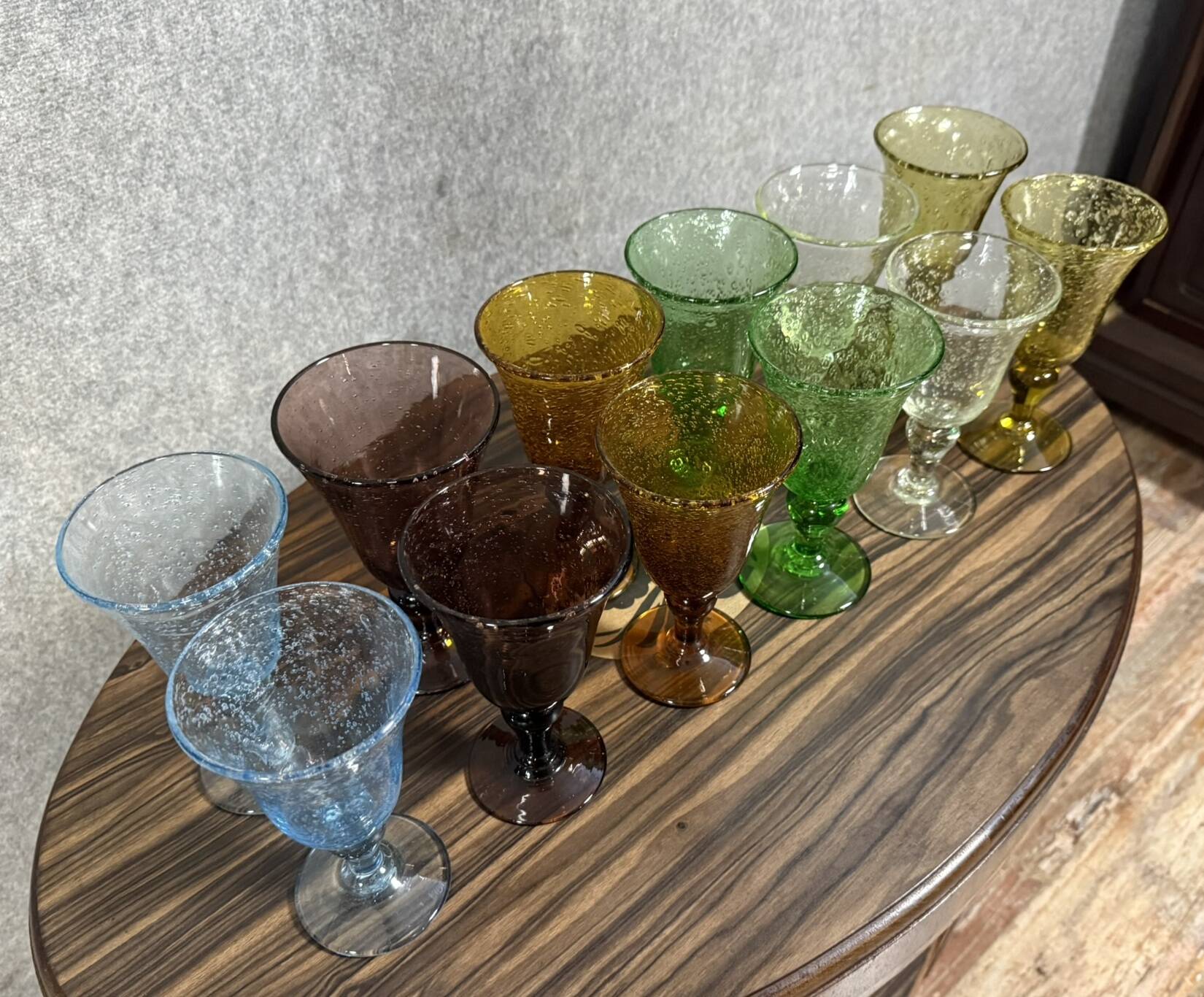 Biot: magnificent series of 12 bubble glasses in 6 different colors