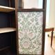 Armoire vitrée en bambou et cannage