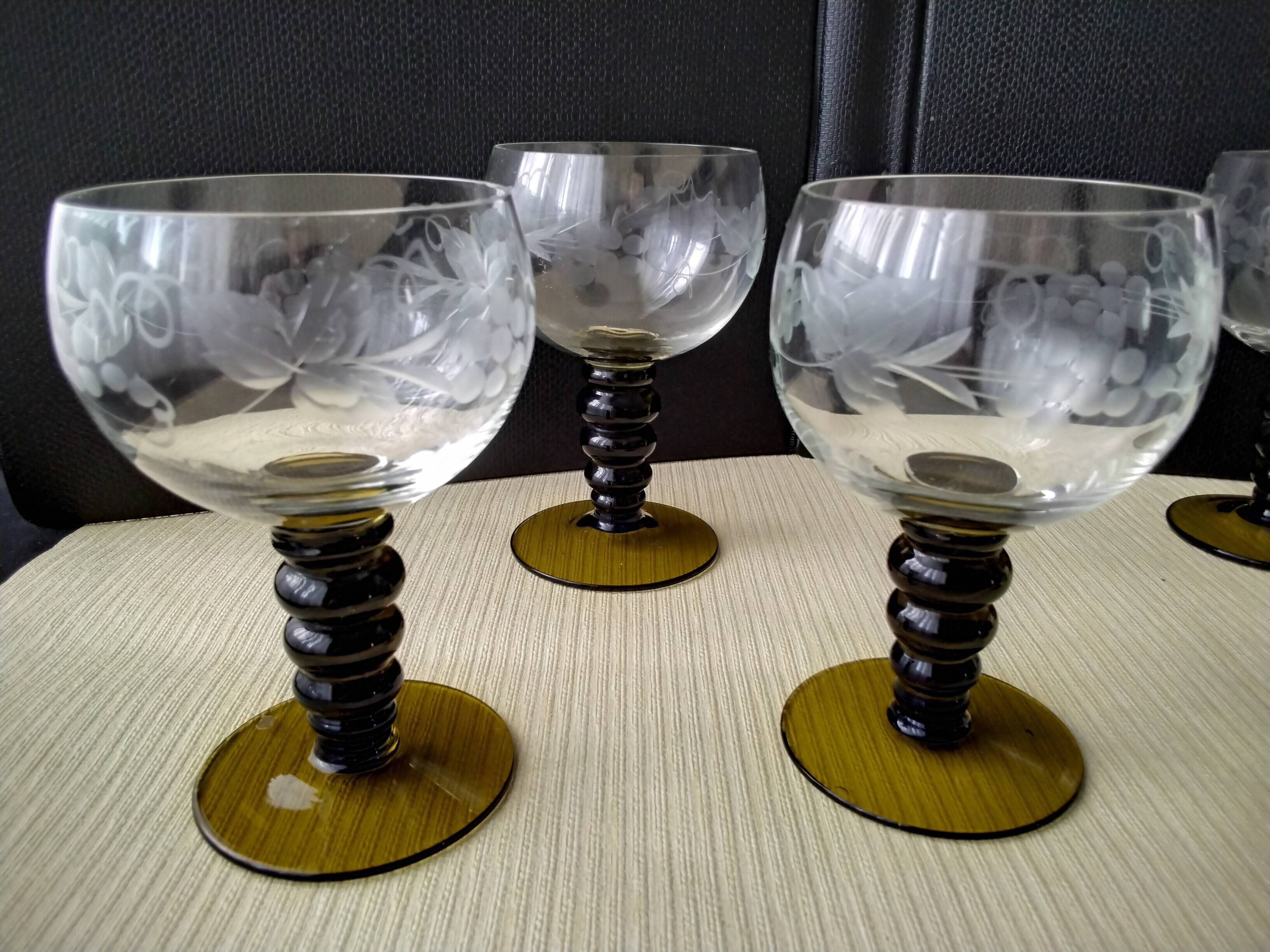 6 Alsace white wine glasses with engraved grape cluster decoration