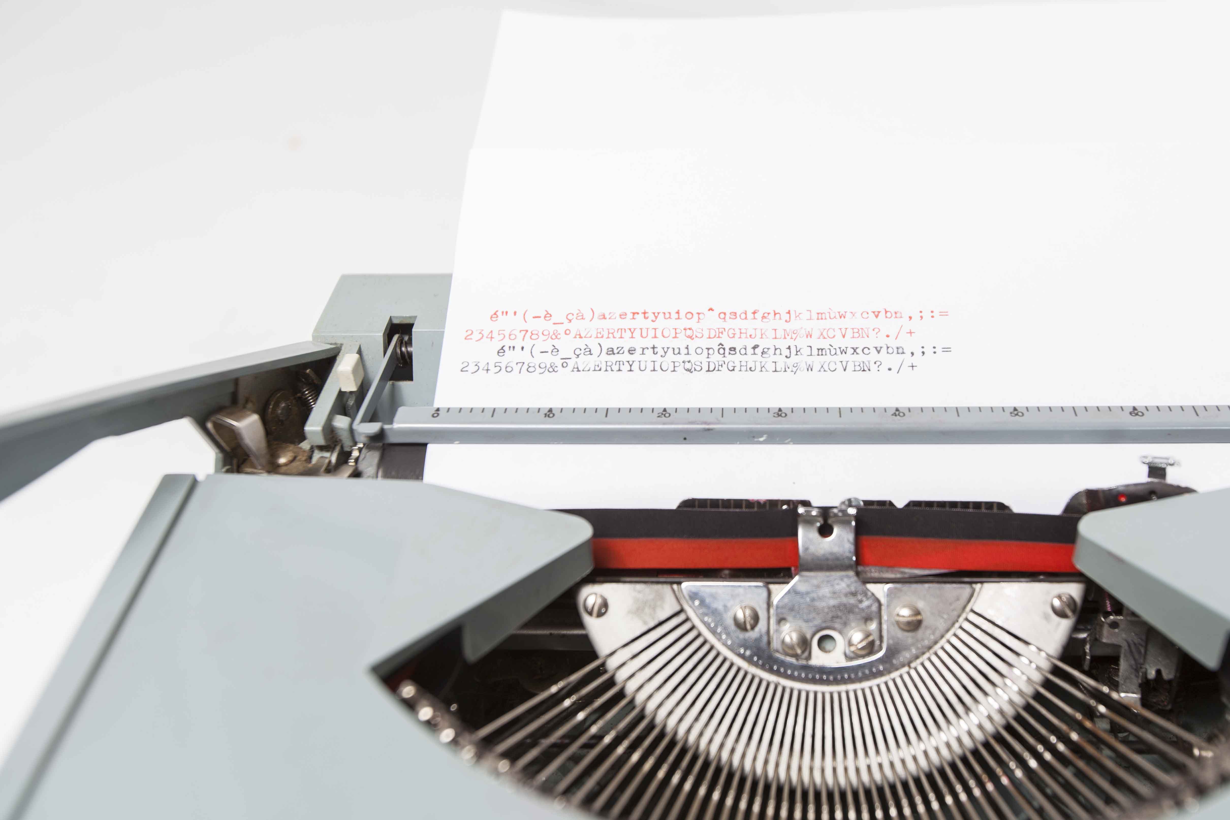 Revised Luxor 1980 typewriter