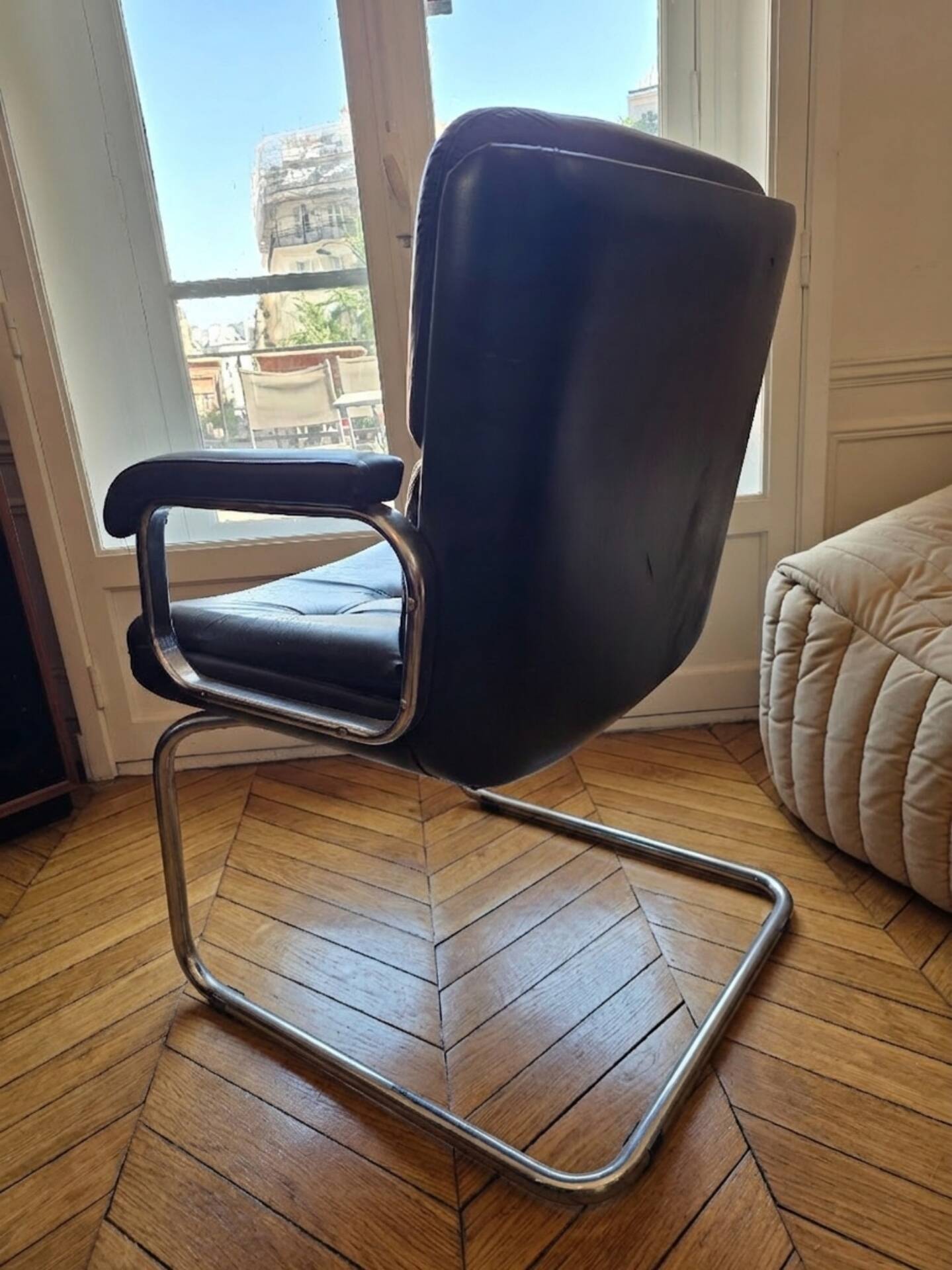 Black leather office chair - Italian design Co Fe Mo - Cantilever