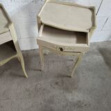 Deux tables de chevets